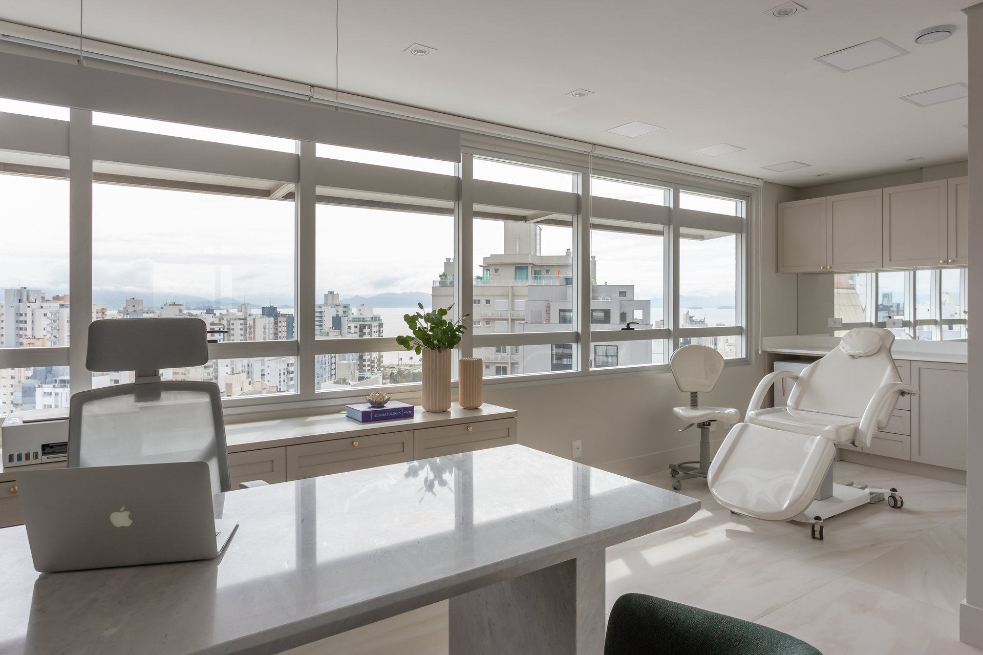 Clínica Camila Helena Dermatologia